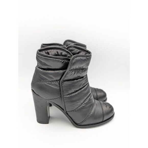 Chanel interlocking CC puffer ankle boots 38.5 - Picture 3 of 10